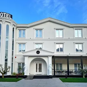 Hotel Reign Vorë